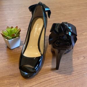 ENZO ANGIOLINI Black Peep Toe Heels with Bow